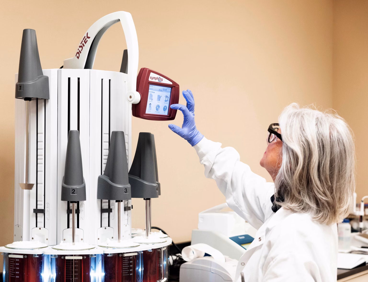 pharmaceutical analytical chemistry lab scientist perofrming method development