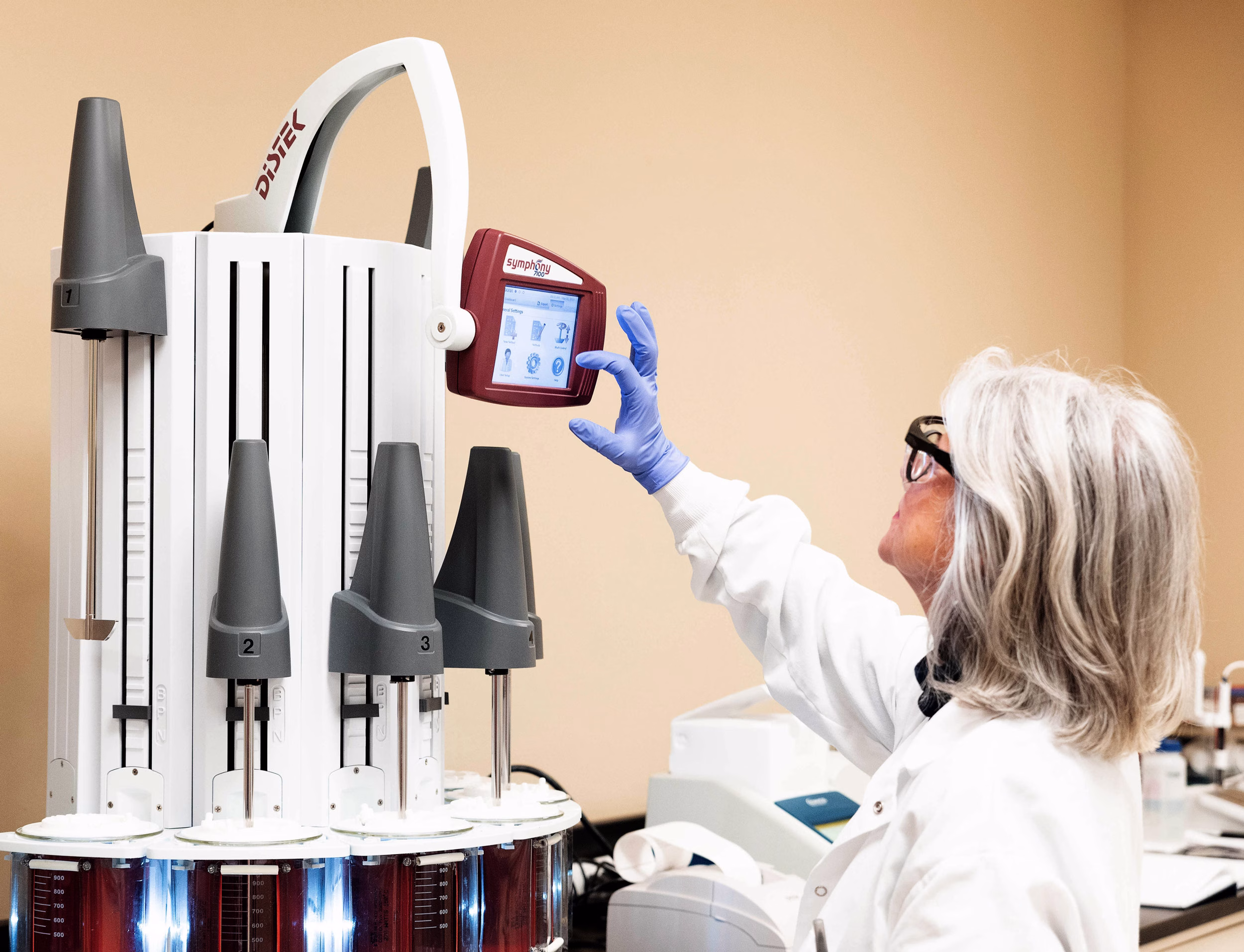 pharmaceutical analytical chemistry lab scientist perofrming method development