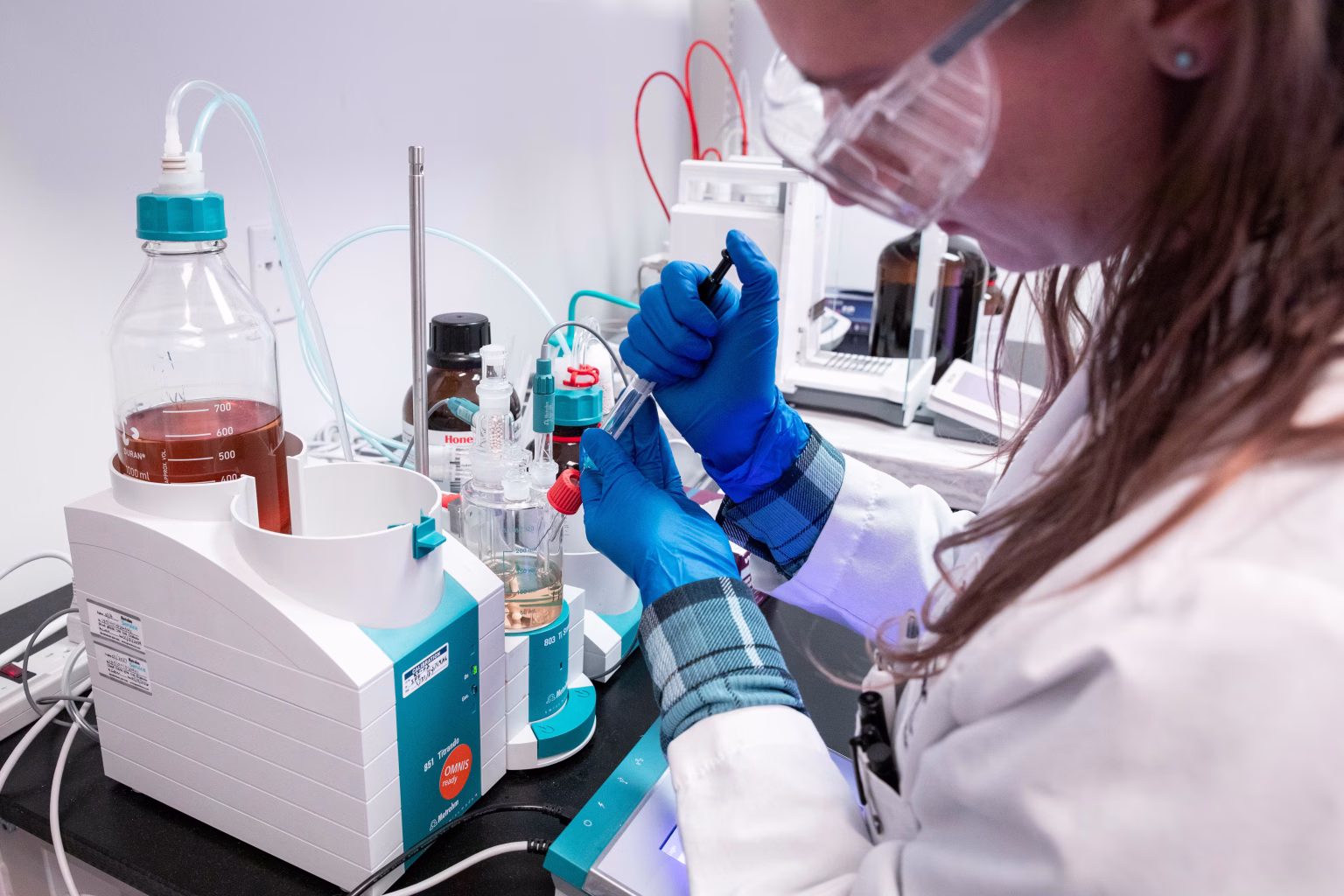 Analytical chemist with Karl Fischer Instrument